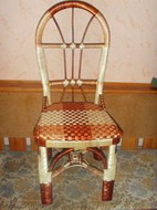 стулья и кресла с плетеными сиденьями и спинками
